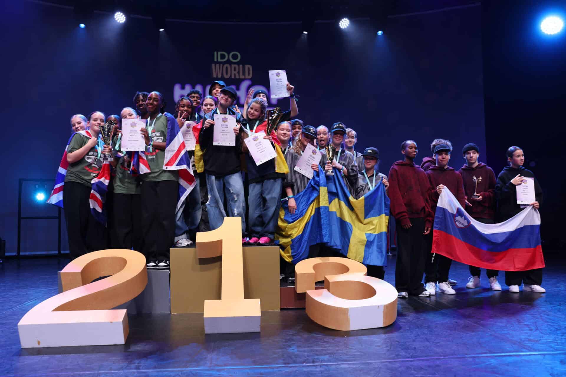 Zadnji dan svetovnega prvenstva in bron za Vanesso Praunseis.