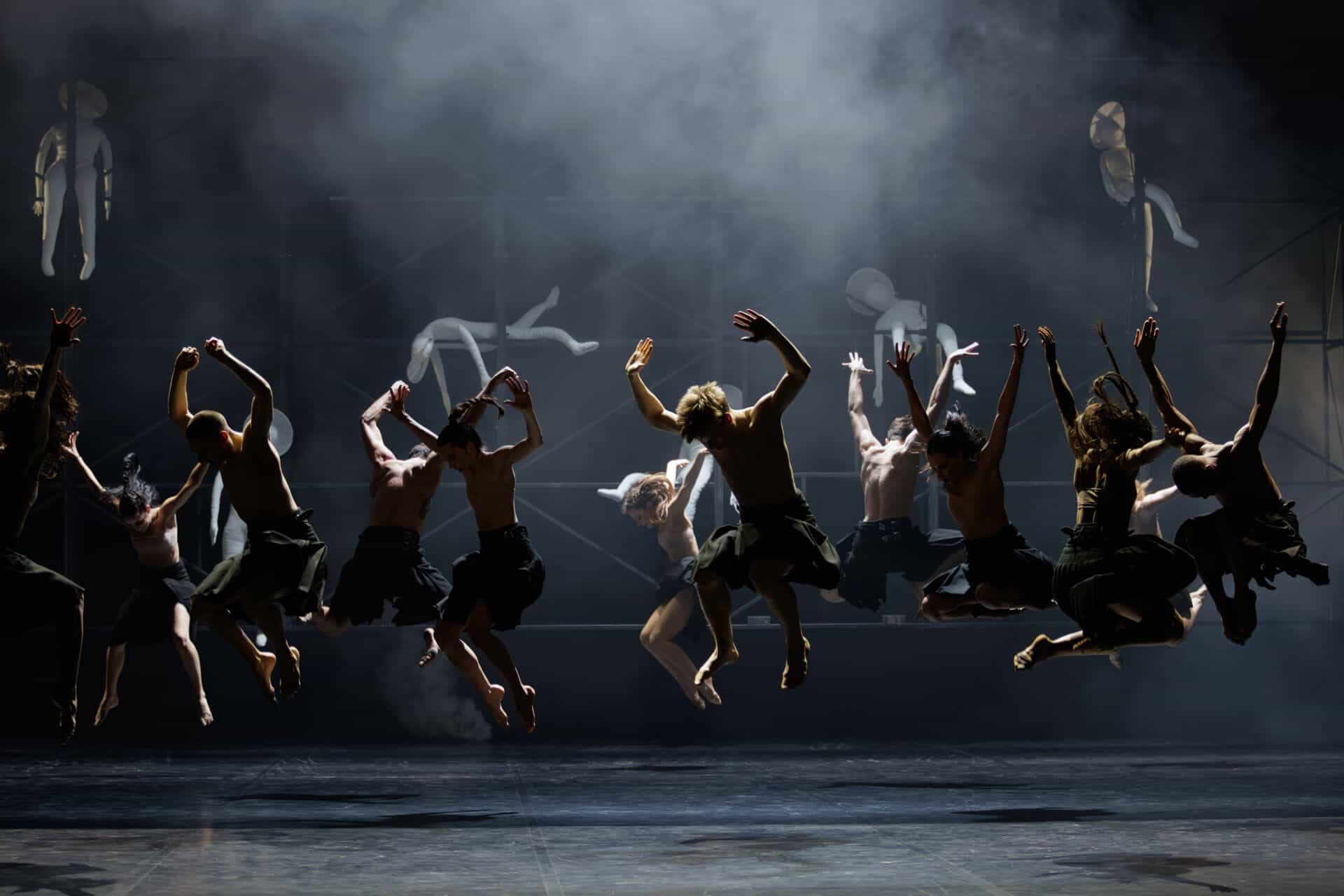 Prihaja velikan plesa. Angelin Preljocaj in njegov Rekviem(i) kot meditacija o smrti in slavospev življenju!